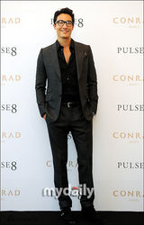 组图：韩艺人丹尼尔亨利担任健身俱乐部形象大使