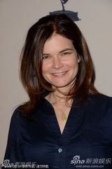 组图：《毒师》演员捧场提名酒会 安娜紫裙鲜艳