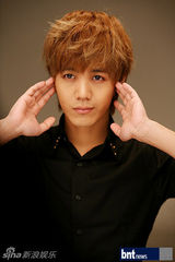 组图：WonderGirl携MBLAQ为韩流文化综合杂志拍写真