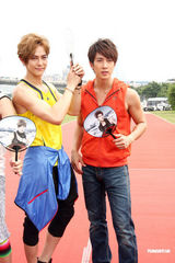 高清组图：飞轮海庆祝成军五年 吴尊有意幕后工作