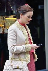 组图：《绯闻女孩》热拍 莉顿-梅斯特片场过公主瘾