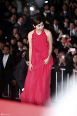 高清组图：元斌等闪耀大钟奖红毯 金慧秀等爆乳抢镜