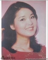 组图：邓丽君罕见私房照曝光 清丽动人