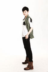 组图：《麻辣女兵》曝海报 李晨携手王洋变身特种兵