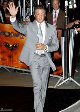 组图：《敢死队2》巴黎首映 史泰龙携众硬汉来袭