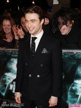 组图：雷德克里夫出席新片首映 小哈利变身熟男