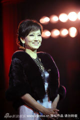 幻灯图集：55岁赵雅芝风采不减 透露保养秘诀