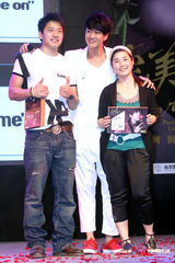 高清：何润东打造MV情感大片 亲手设计情侣内裤