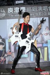 组图：庾澄庆巡回演唱会 拒绝歌神张学友当嘉宾