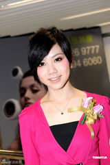 组图：邓紫棋出席开幕礼 将推新碟心情紧张