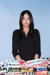 高清图：陈嘉桓素颜出席记者会交代被骚扰事件