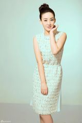 组图：买红妹母亲节大片 显全能妈咪优雅风范