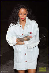 组图：蕾哈娜个性红靴亮眼 满手纹身土豪范十足