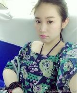 组图：好声音那英组冠军萱萱美艳私照 红唇性感