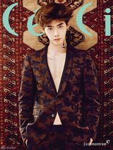 高清组图：李钟硕拍写真露腹肌 彩绘纹身诱惑