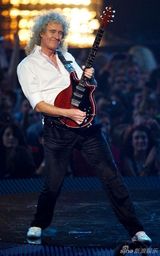 组图：MTV欧洲音乐奖 皇后吉他手携兰伯特引爆全场