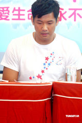 幻灯：黑人陈建州反击不实报导 澄清未借公益自肥