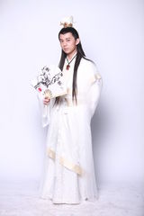 组图：何炅谢娜饰演绝代双骄 贾玲神似周晓鸥