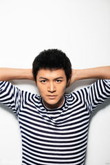 幻灯图：郑国霖时尚写真曝光 尽显阳光帅气