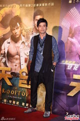 组图：周杰伦《天台》邀曾志伟纳豆柯有伦宣传