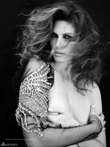 高清组图：44岁超模辛迪-克劳馥登杂志魅力不减