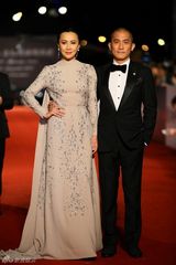 组图：金马红毯群星闪耀 舒淇深V亮胸性感爆棚