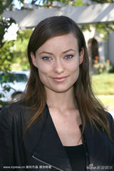 幻灯图：众星为海地献力 塞隆戴酷炫墨镜笑容洋溢