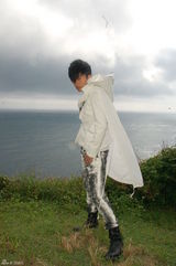 高清组图：张杰新歌MV花絮曝光 伫立悬崖边宛若精灵