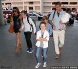 组图：小贝一家高调亮相 七公主萌样可人