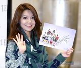 组图：韩国女团少女时代出席代言品牌粉丝签名会