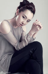 组图：女星刘洋时尚大片尽显冷艳性感