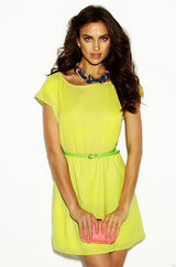 高清组图：C罗女友伊莉娜-莎伊克夏日泳装写真