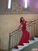 组图：周汶锜法国古城大婚 妹妹周丽淇相伴