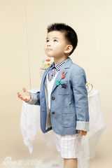 组图：刘涛携子女拍写真幸福温馨