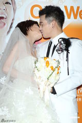 组图：前BAD成员阿BEN闪婚胡瓜到贺 罗志祥否认假唱