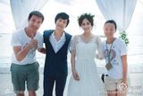 组图：刘芸晒婚礼现场照 与郑钧甜蜜拥吻