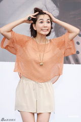 组图：SHE十周年纪念活动 Selina发短片盼早日归队