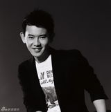 组图：李响时尚大片气场十足 彰显职场达人风范