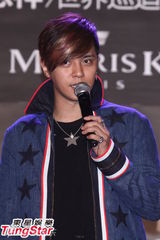 组图：罗志祥狂练“铁链舞” 为演唱会只吃营养餐