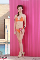 组图：亚姐大秀比基尼 黄一晴巨乳突出重围