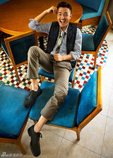 组图：于小伟街拍 熟男魅力演绎英伦回潮