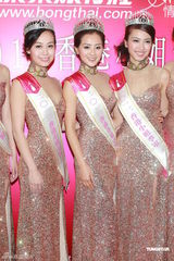 组图：应届港姐旅行社领奖 季军朱千雪撑赛果合理