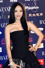 组图：姚晨产后恢复神速 美腿纤长火辣依旧