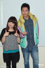 组图：曾志伟络腮胡造型亮相 钱嘉乐汤盈盈秀恩爱