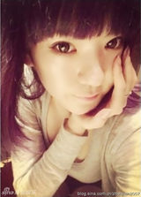 组图：老牌歌后杭天琪19岁女儿靓丽自拍照