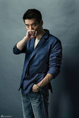 组图：杨皓宇首登时尚杂志 风流恭叔变魅力大叔