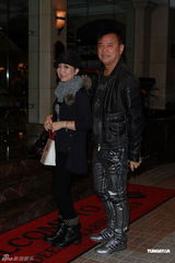 组图：钟镇涛生日携女亮相派对 谭咏麟叶童现身