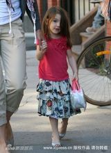 幻灯图集：苏瑞和妈妈逛街 人小鬼大表情可爱