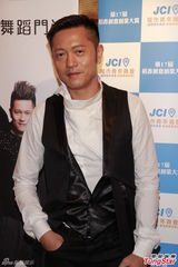 组图：苏志威变身老板 望自家学校遍布香港