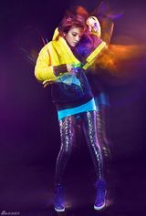 高清组图：范晓萱最新炫彩写真 展现最独特的自我